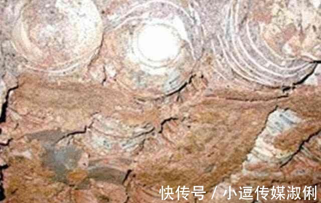 保底|老农在后山意外发现古墓,里面只有一面墙,专家估价保底10个亿