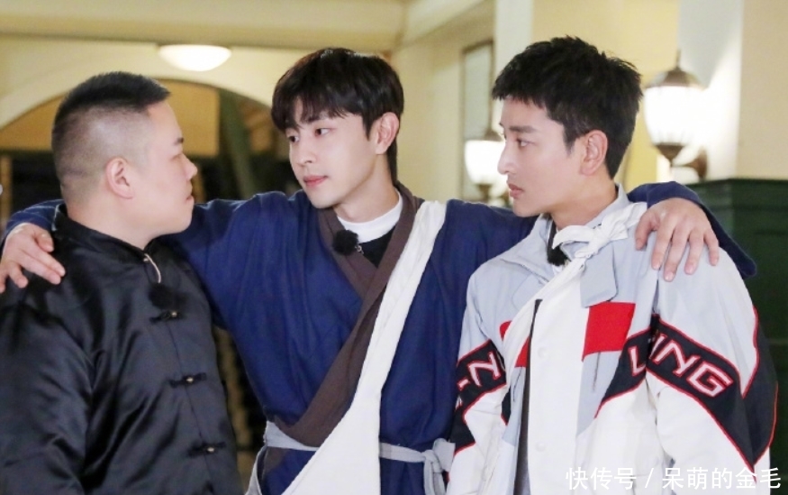 明星 又一档综艺成爆款!刚开播就火上热播榜第一,这明星阵容不看都亏