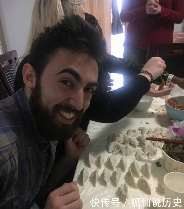 奇葩|当中国的饺子遇到吃饺子的老外,各种奇葩的吃法真的长见识了!