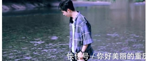 兄弟|到底游了嗎？王一博玩水心切，慫恿兄弟無(wú)果，最終還是下水了