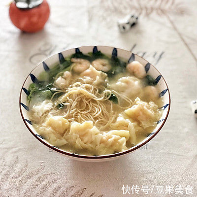 这道港式虾仁云吞面，汤汁都要舔干净
