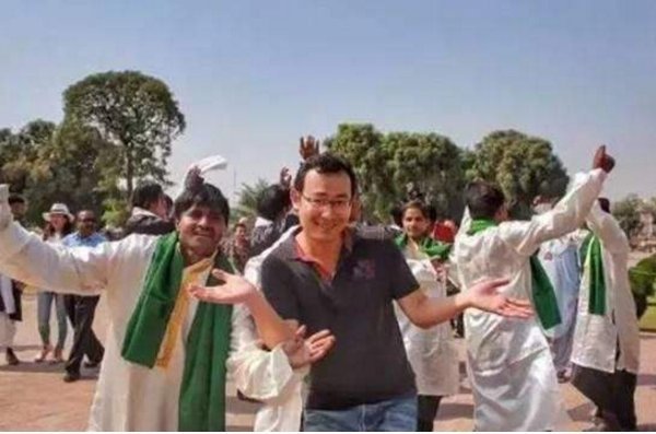 游客|巴基斯坦游客中国卖茶叶,结账时老板做法,让小伙感动