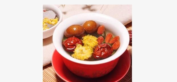 红枣配一宝，堪比阿胶好，补血嫩肤清热解毒效果好，女人最该吃！