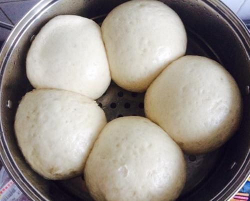 蒸馒头总是塌?馒头师傅透露:问题都在这,难怪你蒸馒头软塌难吃