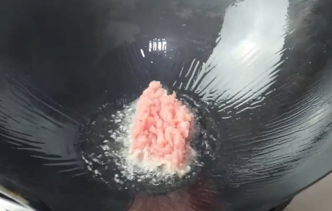 1分钟学会经典川菜肉末粉丝,做法简单,香辣美味,超级下饭