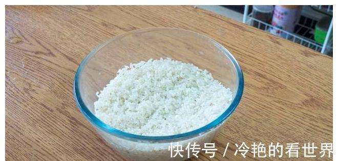 焖饭|懒人焖饭,只用一个电饭锅,饭菜全齐,天冷这样做,免洗一堆锅