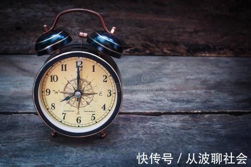 写作业|家长陪读血泪史:“不写作业母慈子孝,一写作业鸡飞狗跳”