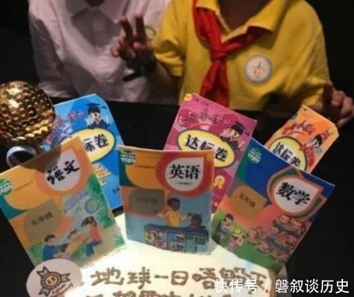 蛋糕|9岁男孩过生日当场大哭,看到生日蛋糕后,网友:我看我也哭