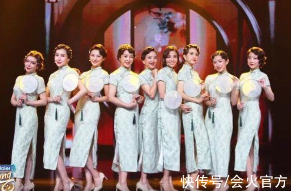 |李思思和康辉拍吵架段子！一脸怒气狂翻白眼，康辉表情无奈忙认错