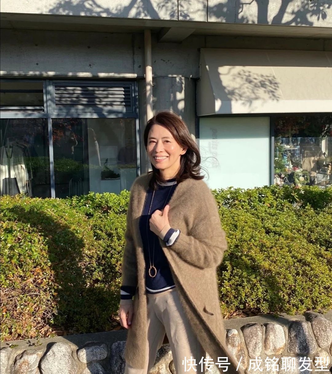 气质 这才是最适合五六十岁女性的穿搭!真实自然不扮嫩,显气质又减龄