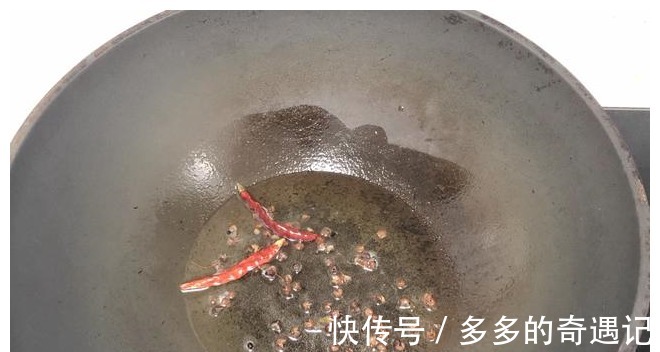香菇|秋天遇到这种小油菜别错过，北方农村才卖1元1斤，鲜嫩水灵正当！