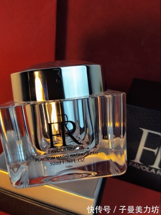 黑蜂 2021的热门面霜推荐:因为经典好用,有效美白补水深受人们的追捧