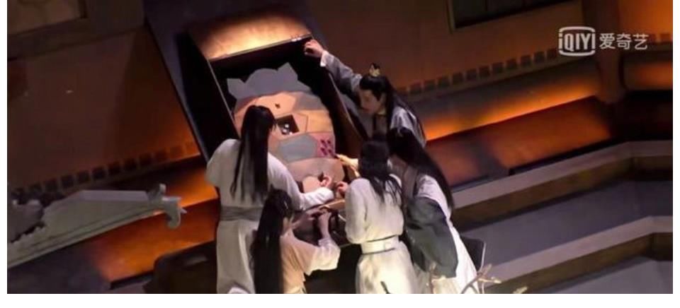 节目|关晓彤作为唯一女嘉宾参加这档节目，又美又瘦还很聪明