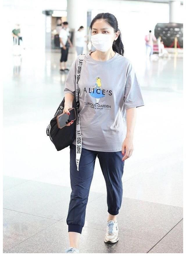 |沙雕动画,搞笑:小时候抓鱼拿出了打鱼器,结果可想而知!