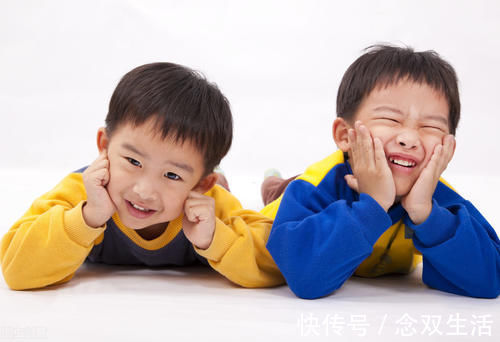 遗传基因|双胞胎长得不一样,爸爸坚持做亲子鉴定,结果出来全家都乱了