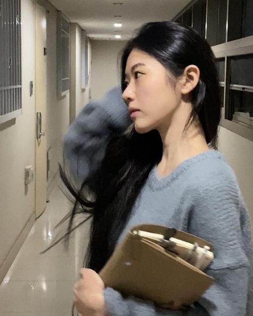 秃头少女坚持这5个好习惯,头发会逐渐变浓密,成为多发量女神