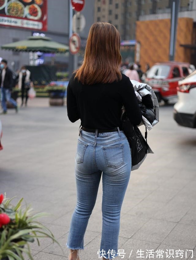 美女 “婴儿肥”的瑜伽裤美女，选择好看的裙子，展示身材！