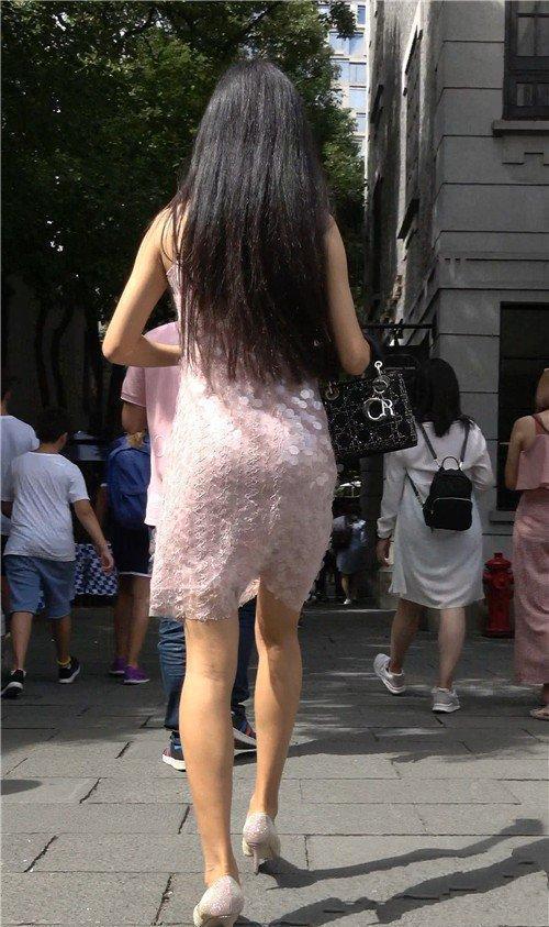 技巧|美女街拍:长相是天生的,但穿搭能够学习提高,掌握好技巧,展示出时尚美