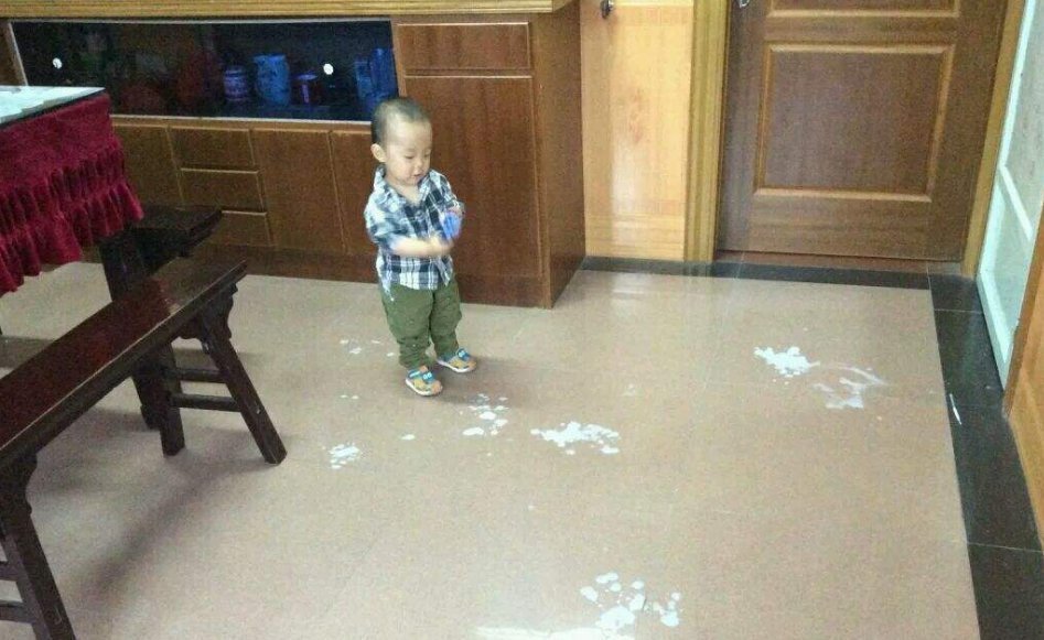 妈妈|妈妈刚离开,哥哥就把弟弟放锅里,回来时“高汤”都熬好了