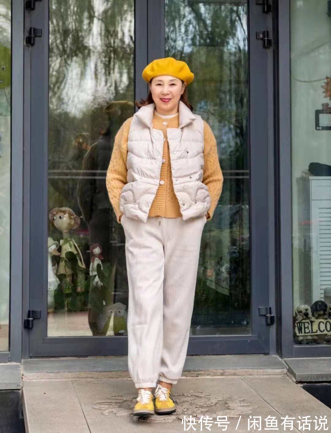 时髦|65岁奶奶用一件“羽绒马甲”,搭出冬天的温暖时髦,阿姨辈照穿美