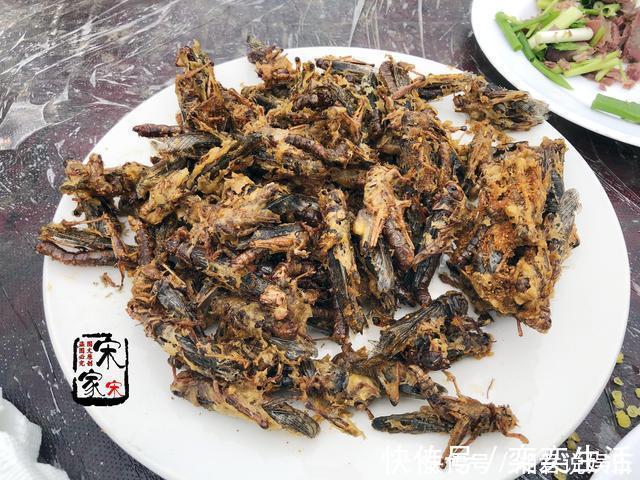 烧鸡|农村330元一桌的宴席,鸡鸭鱼肉都有,利润在哪