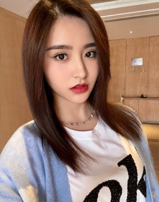 导师 金子涵演技木讷被怼,郝蕾犀利点评惹争议,点评:你回去唱跳吧