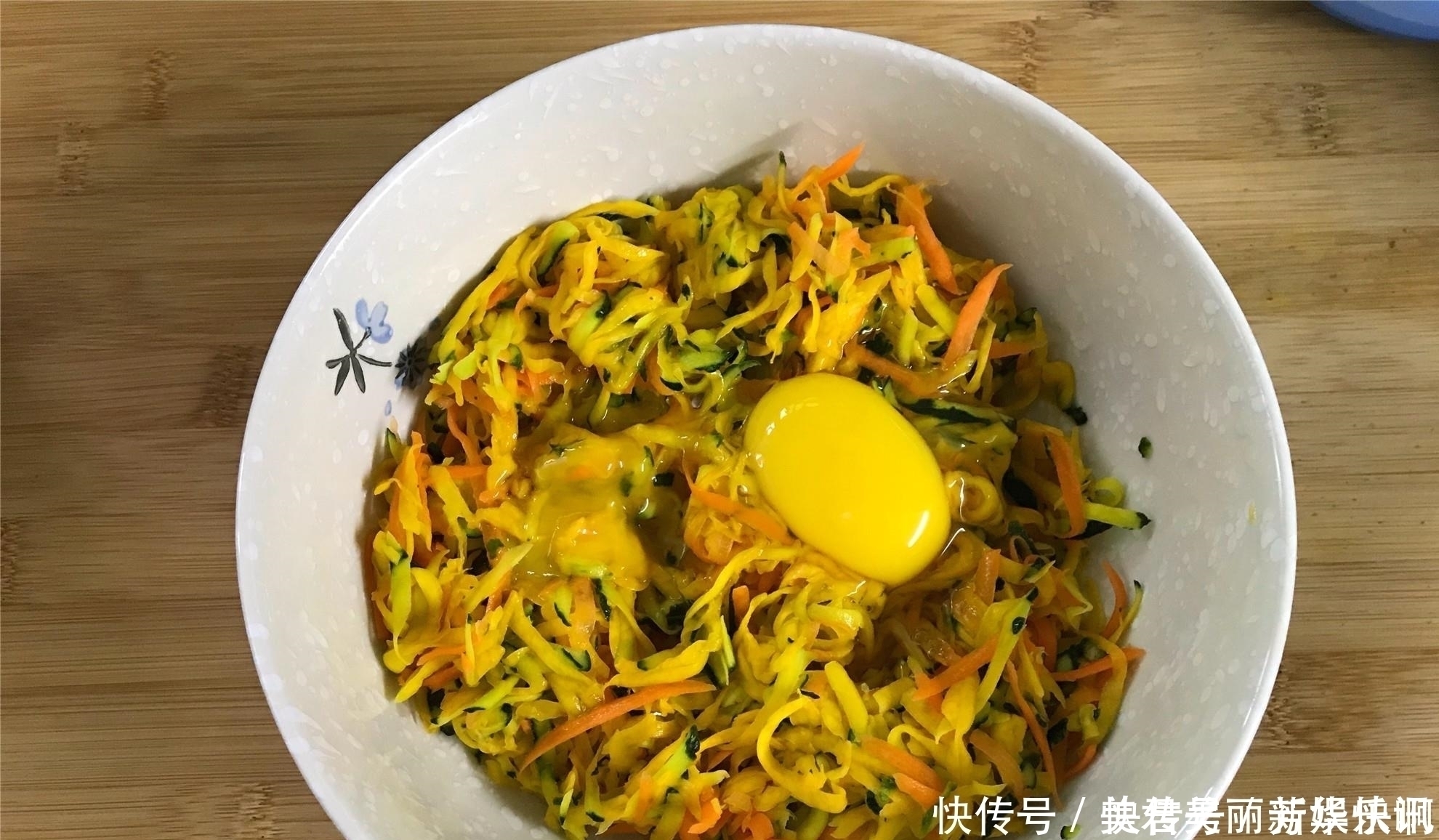 夏天这瓜正当季,1块钱1斤做成早餐饼,不用发酵不揉面,营养好吃