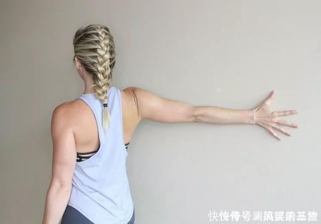 肩膀|每天坚持如此“开肩”，20天后，身体将发生什么样的变化？