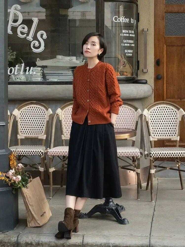 搭配|短款针织开衫与裙子的碰撞,温柔多情青涩朦胧,还不快来试试