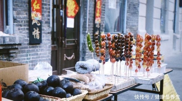 小伙网购东北冻梨，试吃后表示很失望，看到吃法后东北人已笑趴