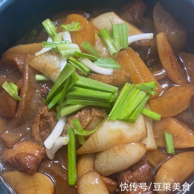 最适合冬天吃的红烧肉萝卜,美味又暖身