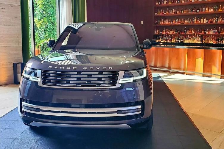 最不该错过的一辆路虎 全新路虎揽胜实车 尽显简约高级感 乐惠车