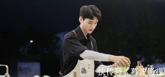 厨师服|龚俊告别《中餐厅》!回看最初的合伙人宣言,所以他是摔了两跤吗