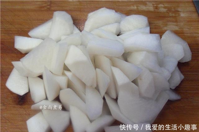 每年冬天一到,此菜最抢手,当季食材营养足,荤素搭配味道香