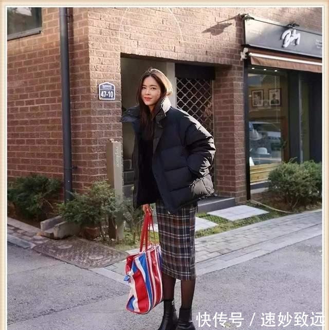 羽绒服+裙子,大衣+裙子,秋冬怎么搭更好看
