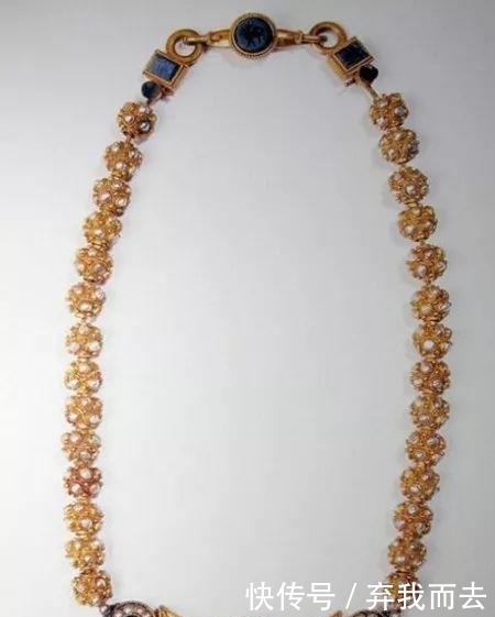 挖开|挖开一座千年古墓, 棺材上只写了4个字, 让人背脊发凉!