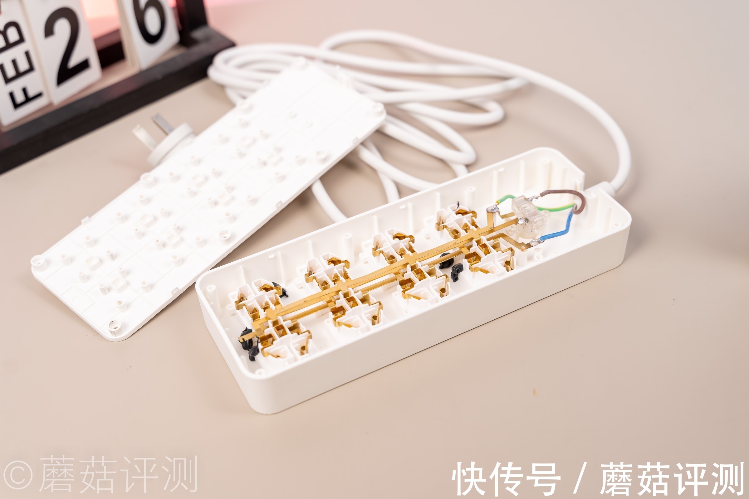插排|高性价比多孔插排、奥睿科新国标NKS系列8孔插线板2.8米 拆解评测