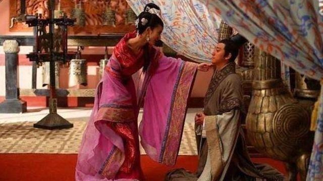 知识|古代女子的裙摆都拖地,难道不怕被弄脏吗看完涨知识了