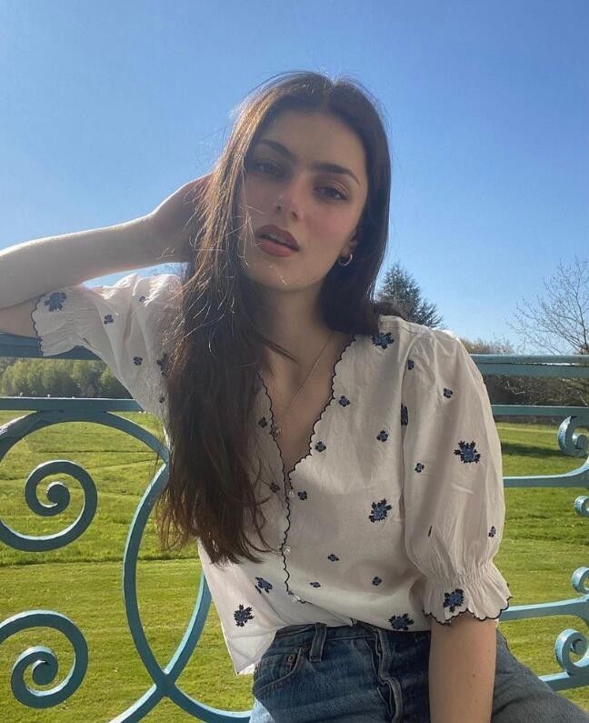 范本|由内而外散发的法式美感 颜值超高的巴黎博主穿搭范本