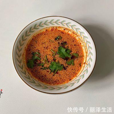 这道香辣拌三鲜饺子连续吃了3碗，全家人都一致好评