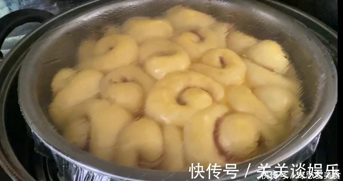 豆沙卷|想吃面包不用买了，4个鸡蛋一碗面，做出来的面包又拉丝又暄软