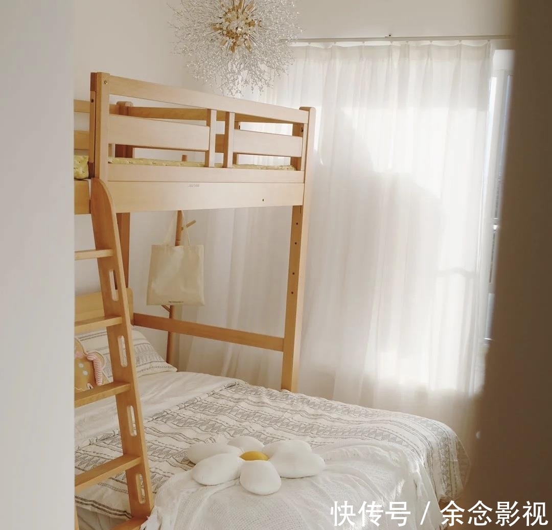 玄关|她家89㎡,空间精打细算,木头白墙,场面极度舒适,太棒了