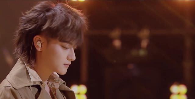 上线吧！华彩少年：黄子韬展示武术，王一博学戏腔，周深镜头少！