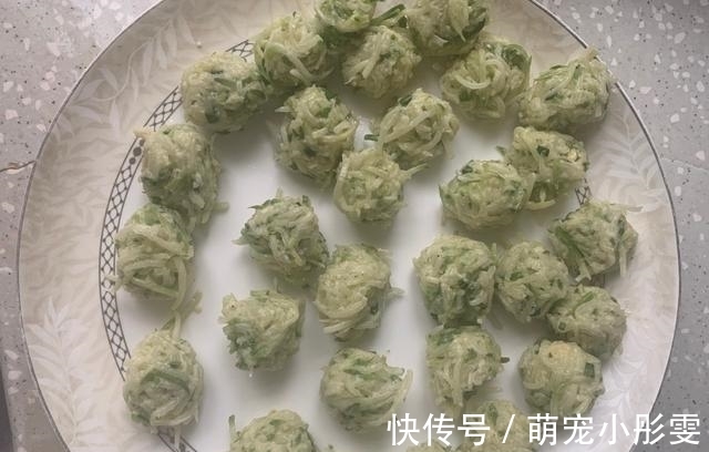萝卜丸子|天凉了,我家隔几天吃一次,一次做一大盆,随吃随取,太香了