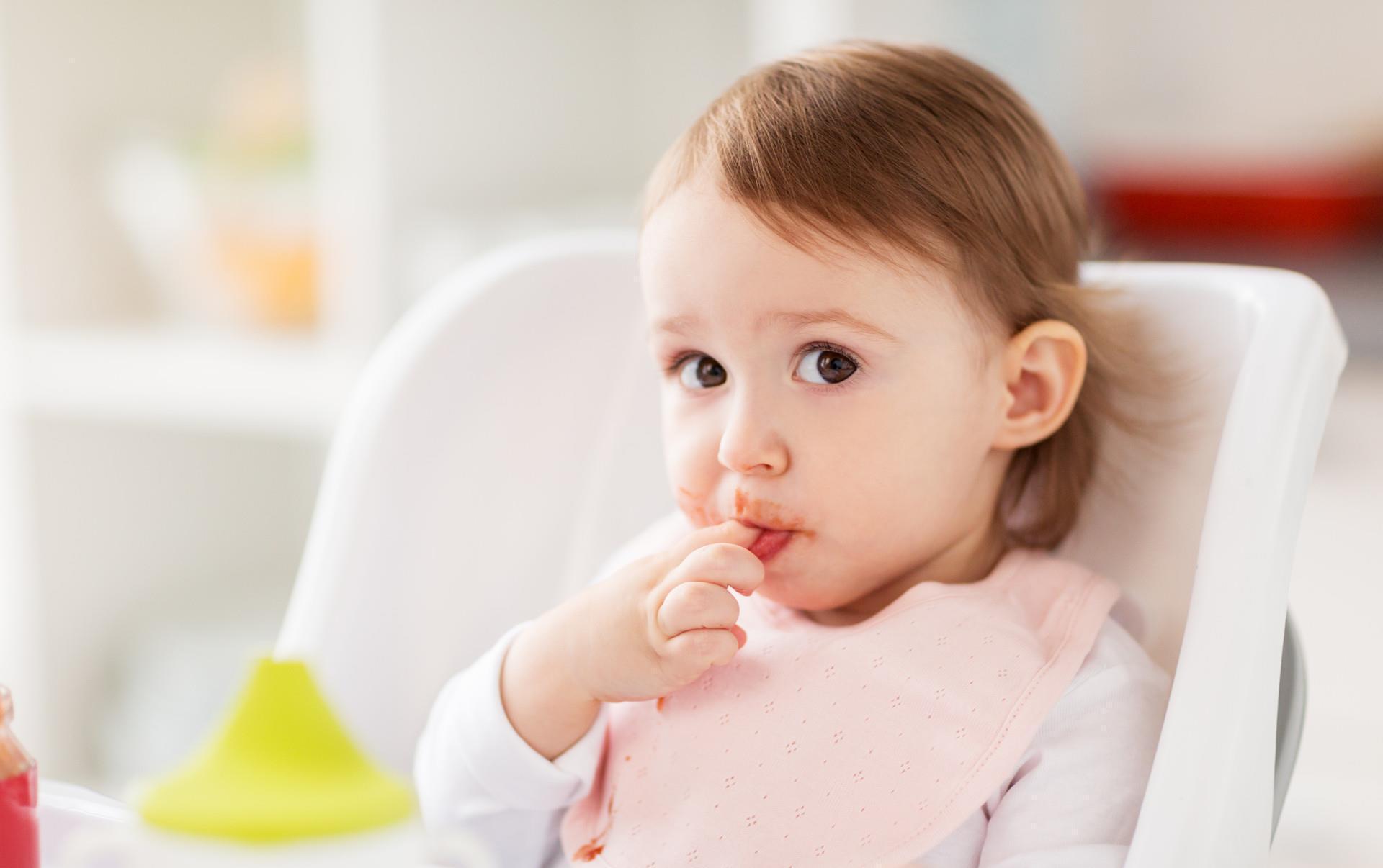 妙招|孩子指甲有白点,有寄生虫?缺维生素?都不是,跟一个坏习惯有关