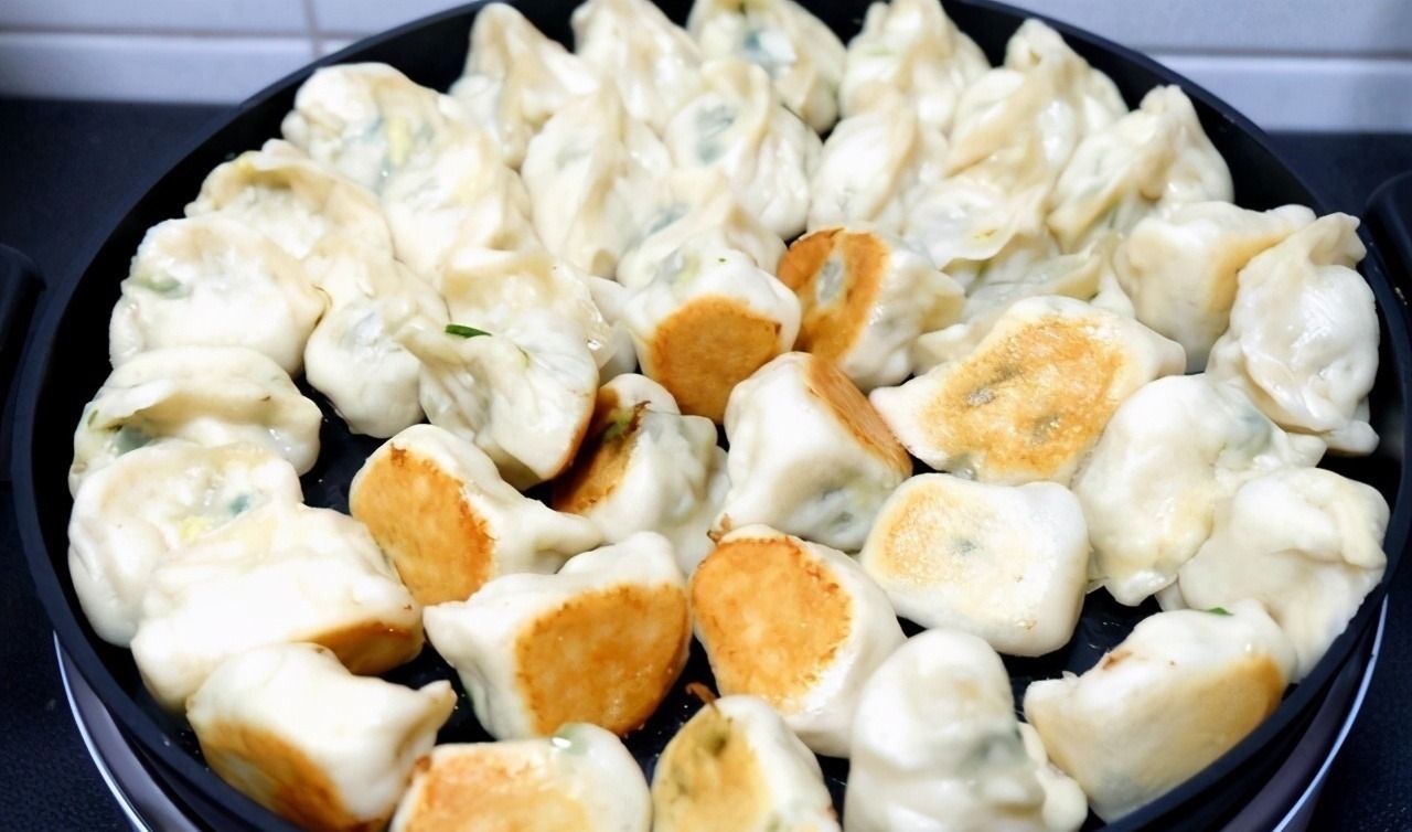 最近常做这种包子,比蒸包子更香更好吃,做法简单孩子爱吃