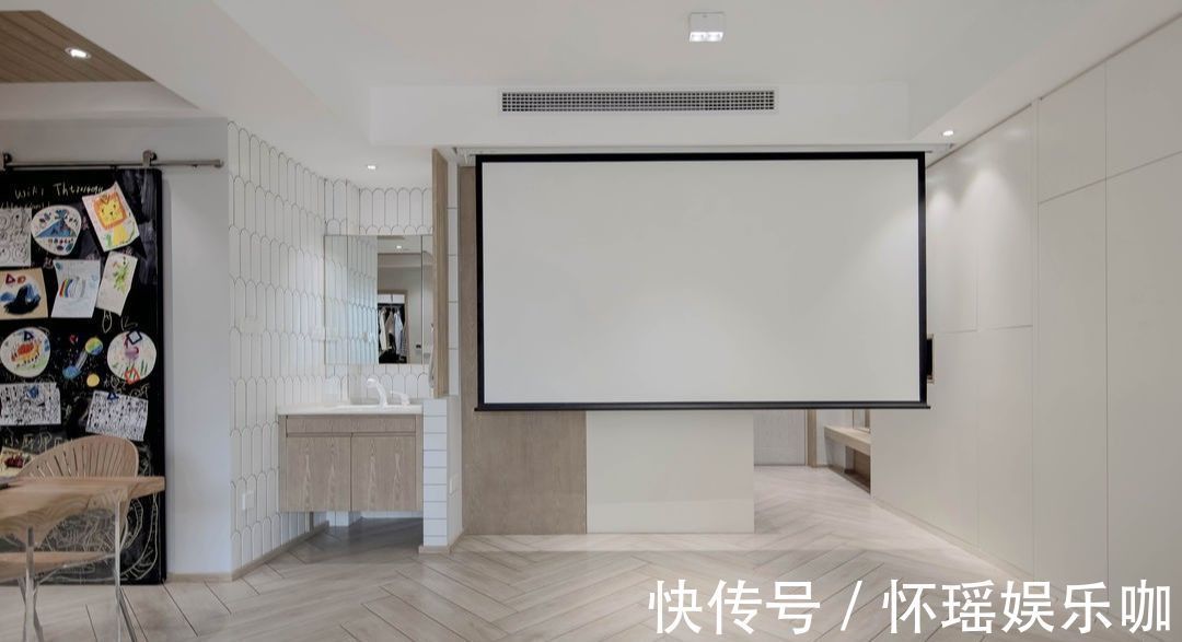 卧室床|舍弃客厅,不买餐桌,卧室床悬空,他家86㎡堪称小户型装修的榜样