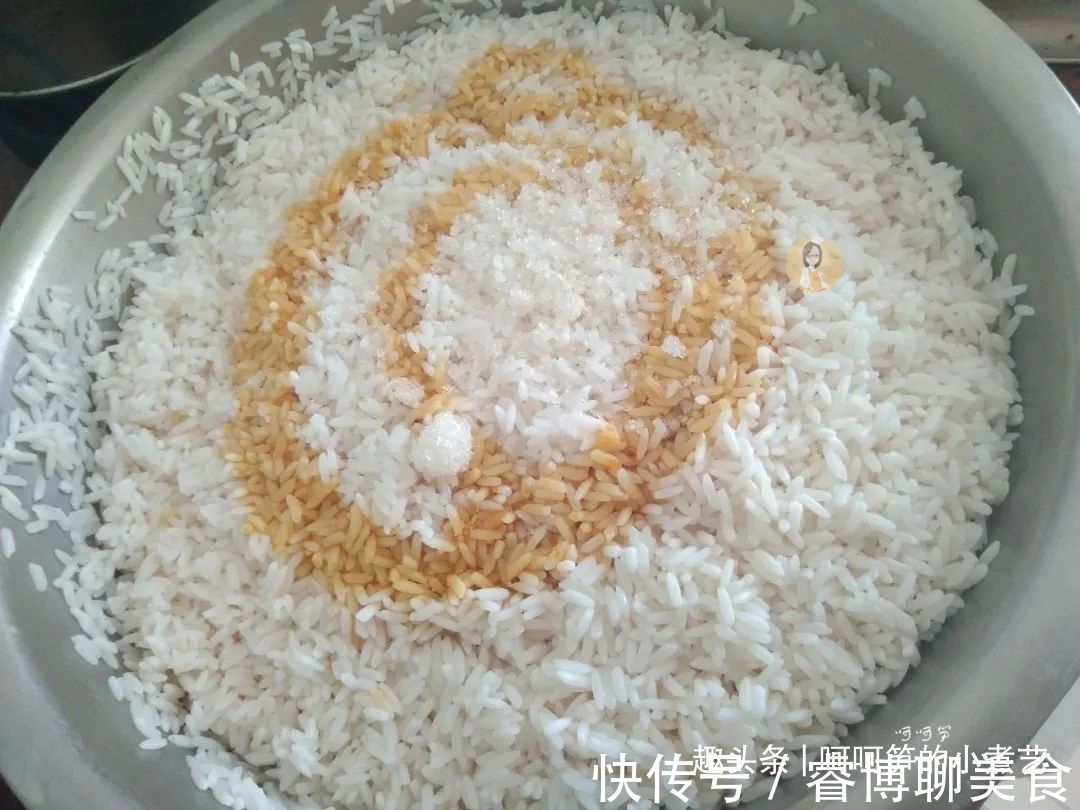 香菇|端午节将至，教你做鲜香味美的咸蛋黄肉粽，软糯诱人，吃了还想吃