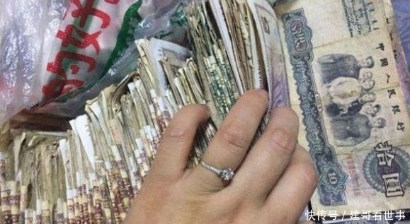 遗言|老人临终遗言,枕头里藏有一堆宝贝,儿子打开后死死捂住嘴巴