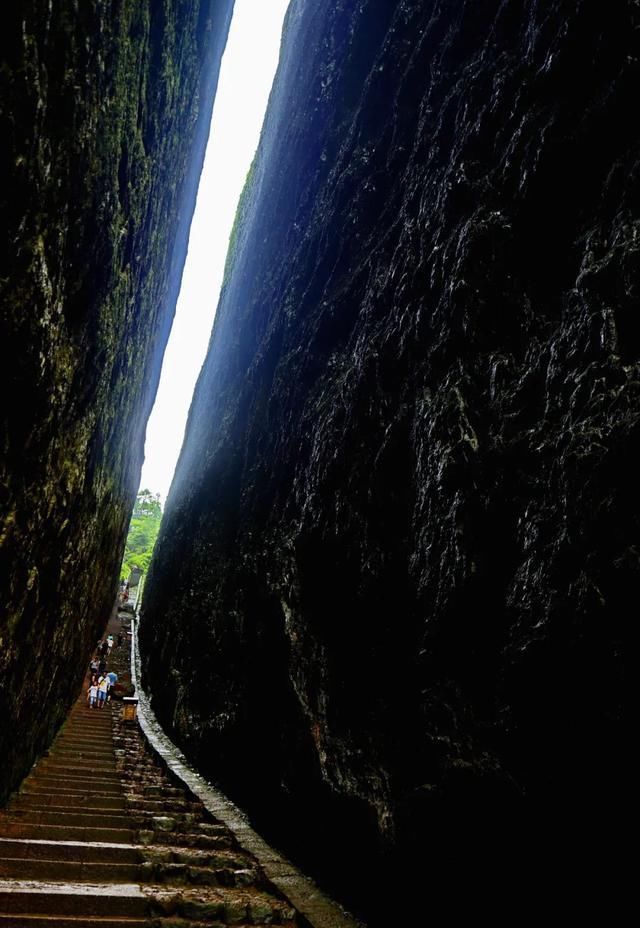  山间|此生必走一次缠绕浙闽山间的千年古道，真正的好山好水，遗世独立